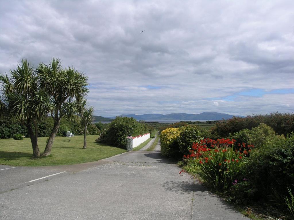 Moriartys Farmhouse Ventry Exterior photo
